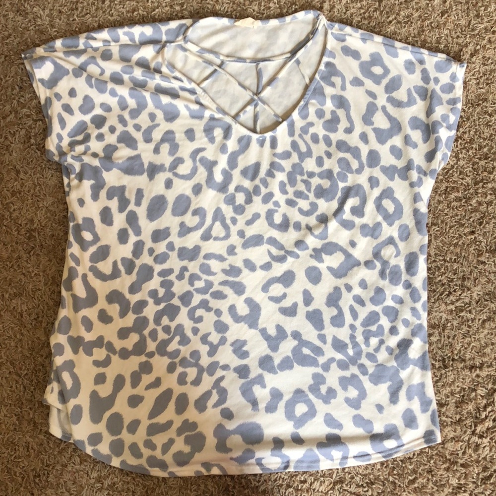 XL Short sleeve leopard print top